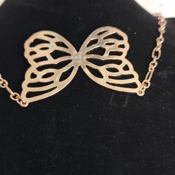 Beautiful Rhinestone Butterfly Statement Necklace - Picture 6 of 7